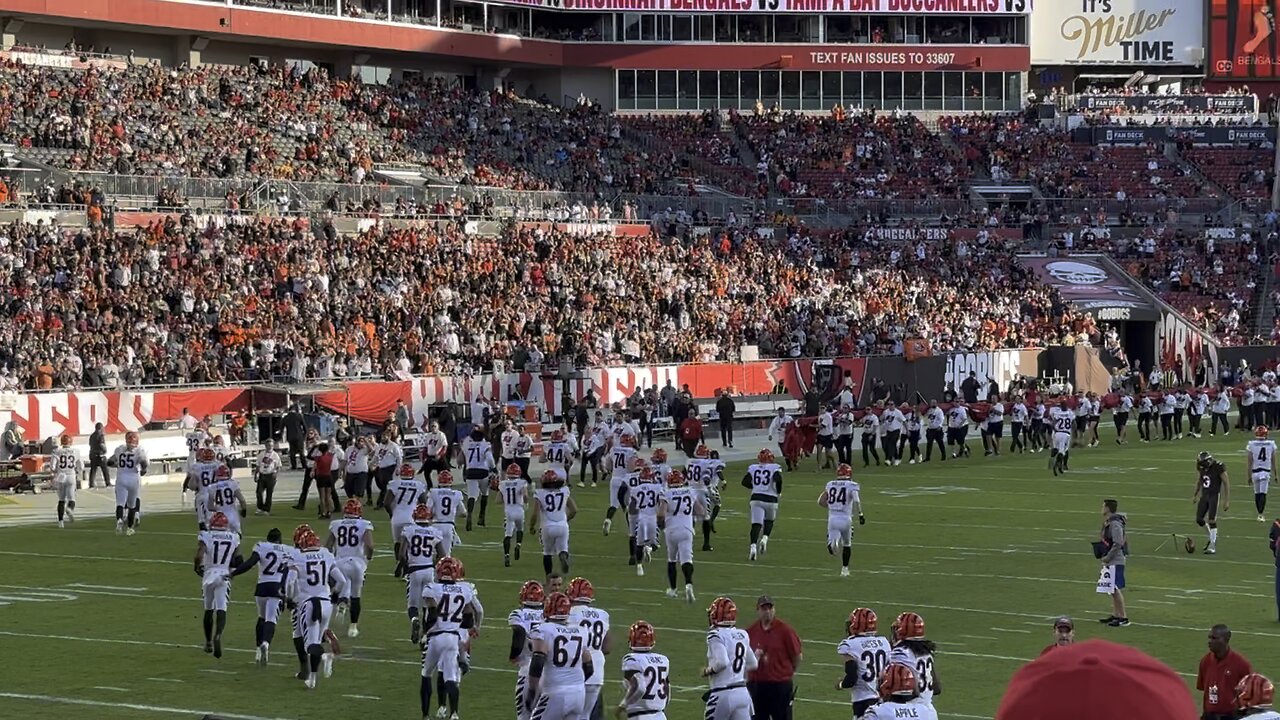 Bengals take the field @ TB (Dec. 18, 2022)