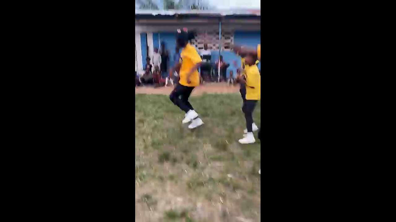 Ghana School Kids Dancing