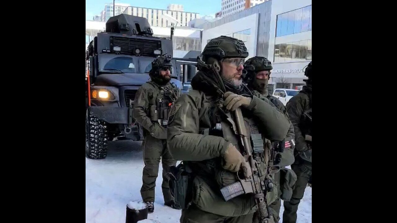 Cops are smashing windows in Ottawa
