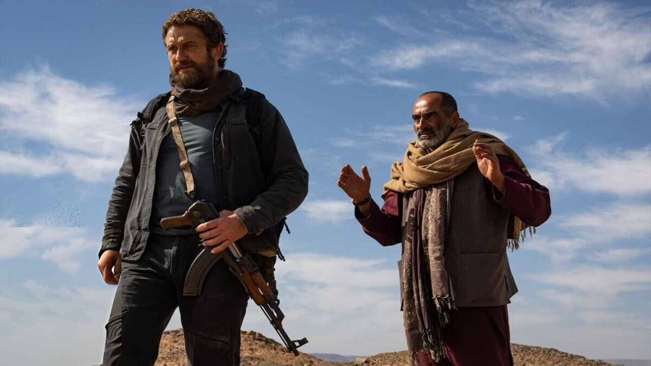 CIA agents are trapped in enemy territory and must fight their way out "movie recape Kandahar"
