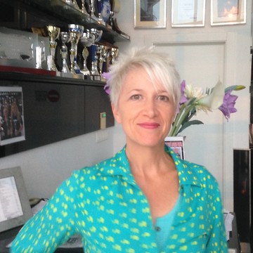 Classy and Simple Short Hairstyles for Women kort haar by Top Stylist Amal Hermuz