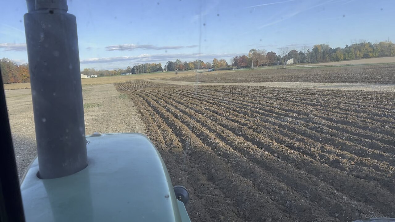 John Deere Tractor chisel plowing