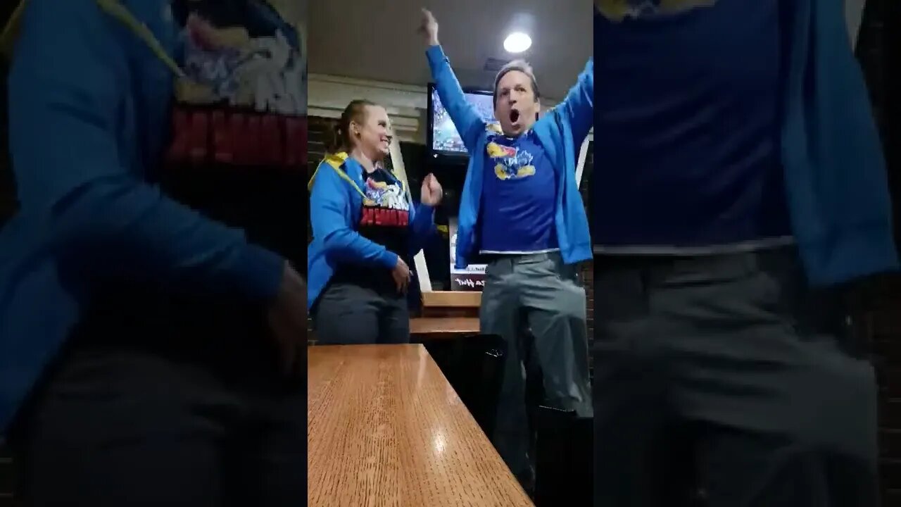 KU Jayhawks are NATIONAL CHAMPS!!! New Midwesterners react. ⛹️‍♂️🏀🥳 Live from Pizza Hut!