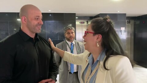 DANIEL SILVEIRA RECEBE PALAVRA PROFÉTICA DE SARAH SHEEVA