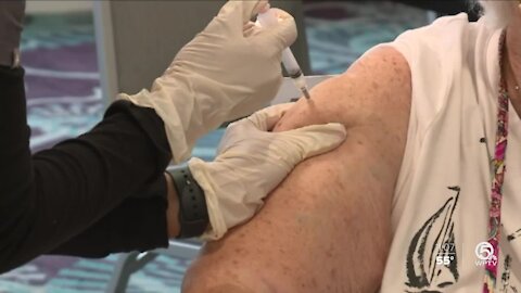 Snowbirds looking to get vaccinated in Florida