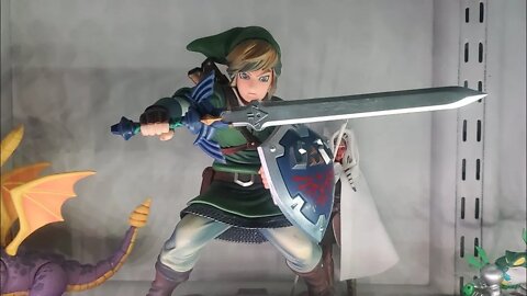 Den Knight Collectibles Episode 43: Legend of Zelda Skyward Sword Link Statue (Good Smile Company)