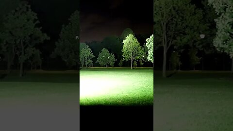 Imalent MR90 52,000 LUMEN Flashlight: 8X XHP 70.2 + SBT90.2 Beam shot in dark park!