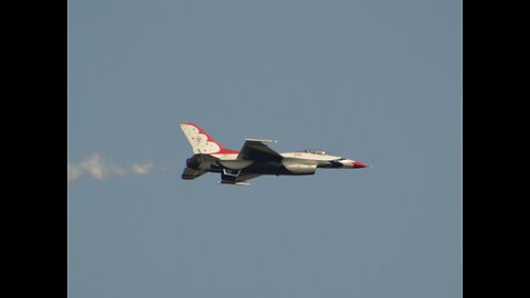 USAF Thunderbird low pass at Andrews AFB