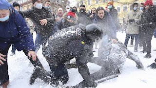 Thousands of Russians Protest Opposition Leader Navalny's Arrest