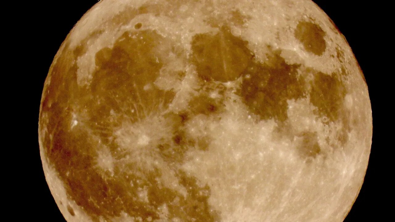 SUPER BLUE MOON W/ SUPER ZOOM, LIVE