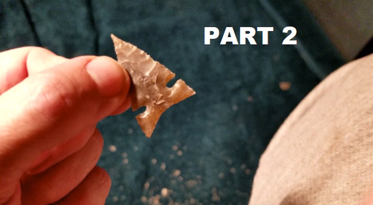 Flintknapping Arrowhead on a Flake 2/2