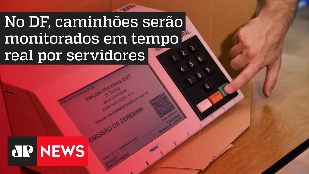 Começa a distribuição das urnas para os locais de votação