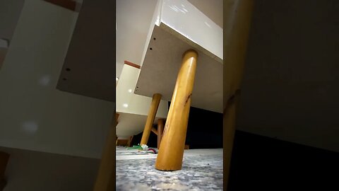 O Buffet Gold 3 Portas é ideal para organizar seus utensílios e dar um toque mais charmoso também.