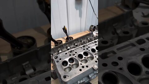 BMW E34 M5 Cylinder Head, Pistons and Rods #shorts #bmw #bmwm5 #restoration #engine #automotive