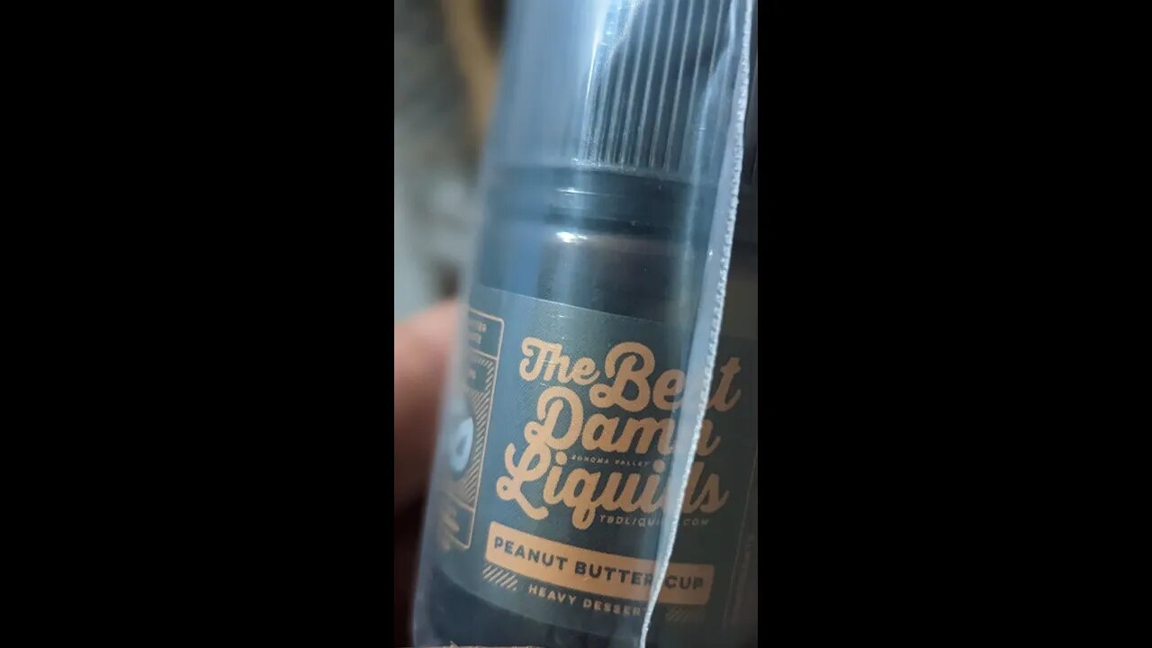 Reviewing vape juice that tastes like #peanutbuttercup #TBDvape #TBD