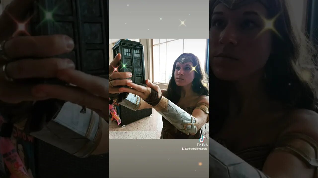 🇺🇸 #DOCTORWHO #WONDERWOMAN #CROSSOVER #TARDIS #COSPLAY 🇺🇸 #TRAVELINGTARDIS #SUBSCRIBE #SHORTS
