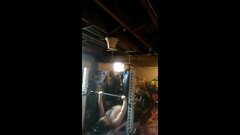 285 pounds bench press single