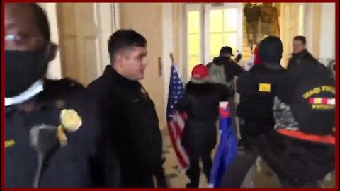 Jan 6th - More Footage of Capitol Police Opening the Doors Letting Trump Supporters In - 2218
