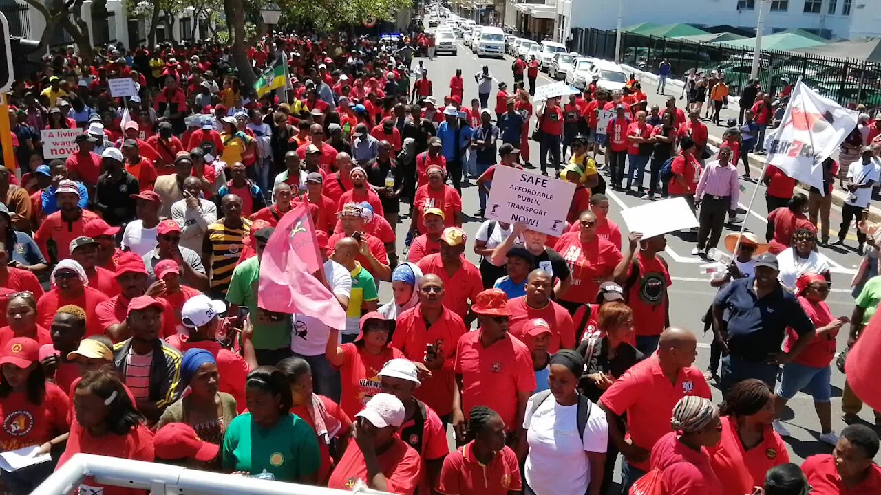 SOUTH AFRICA - Cape Town - COSATU March to Parliament (Video) (odV)