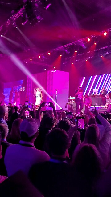 Flo Rida Right Round