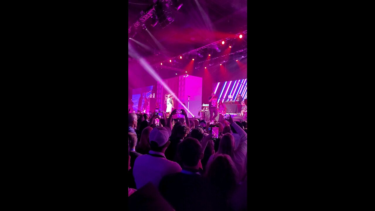 Flo Rida Right Round