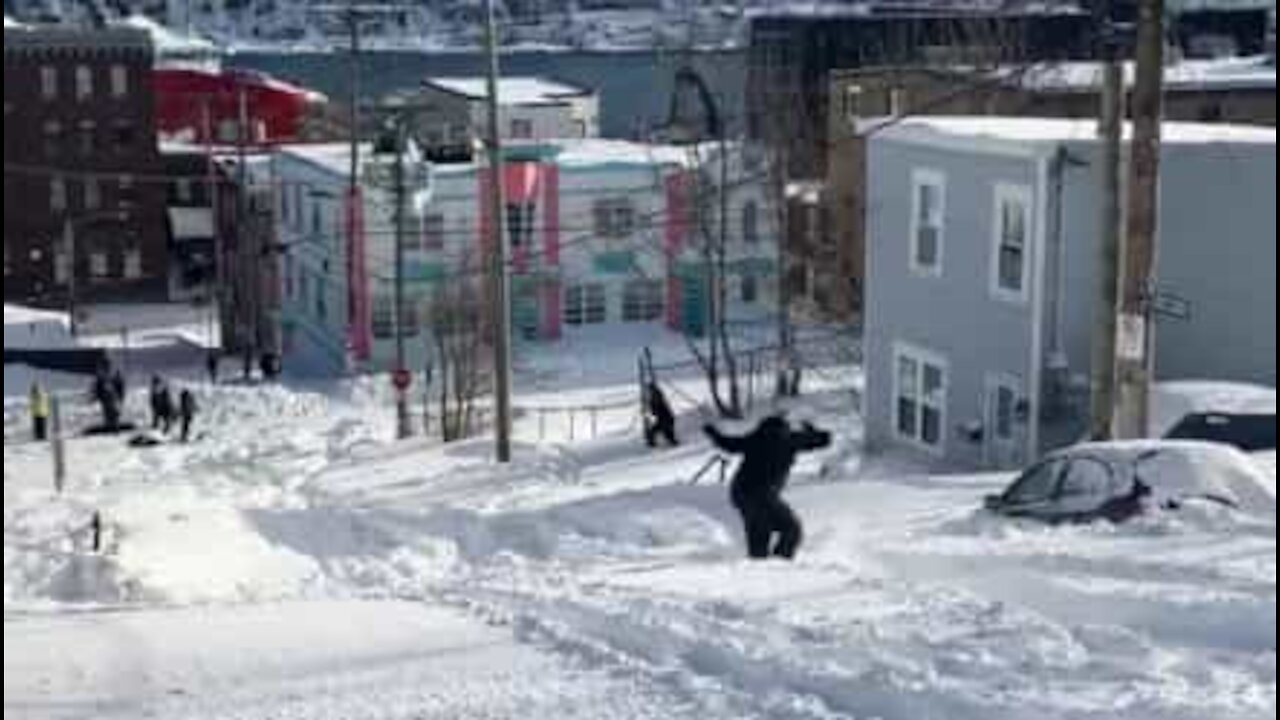 Canadians try to make the most of severe snowfall