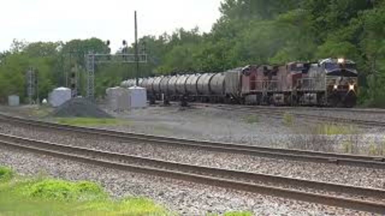 Norfolk Southern Train Meet from Berea, Ohio May 28, 2022