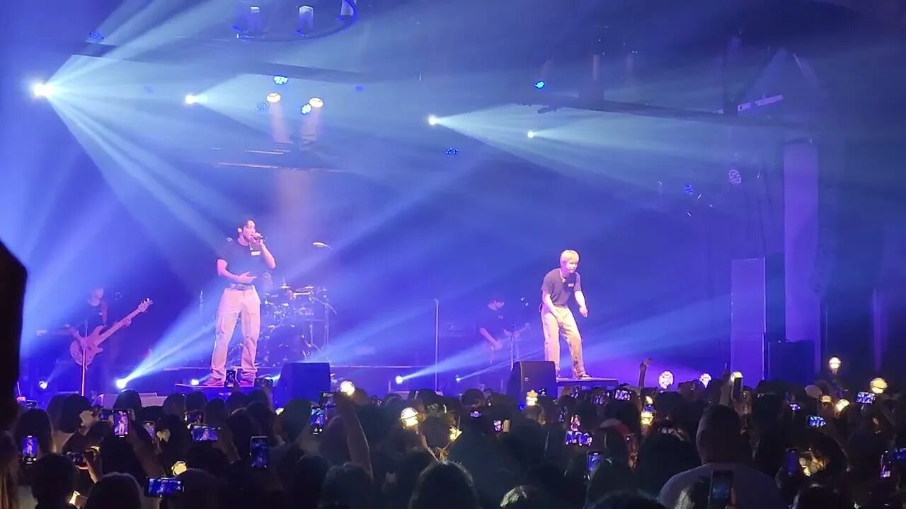 N.Flying in Houston song Rooftop