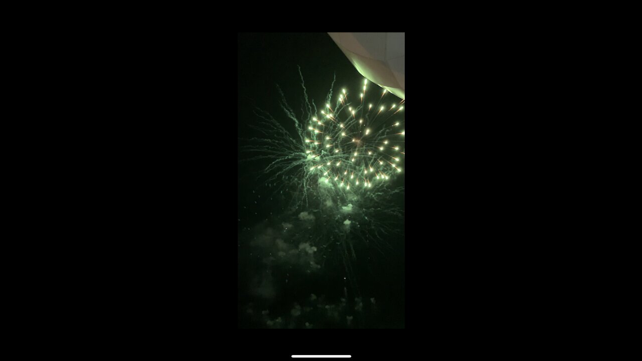A perfect firecracker that looks so pretty.