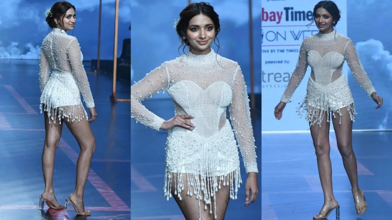 Jiya Shankar Ramp Walk at Bombay Times Fashion Week 2023 | BTFW 2023 💃