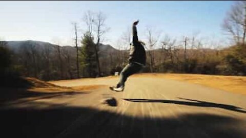 Cadere dallo skate a tutta velocità può fare davvero male