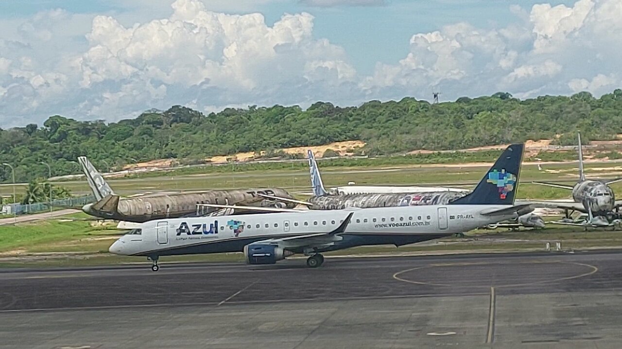 Airbus A320 PR-TYF pousa em Manaus vindo de Brasília,Embraer 195 PR-AYL vindo de Campinas antes de..