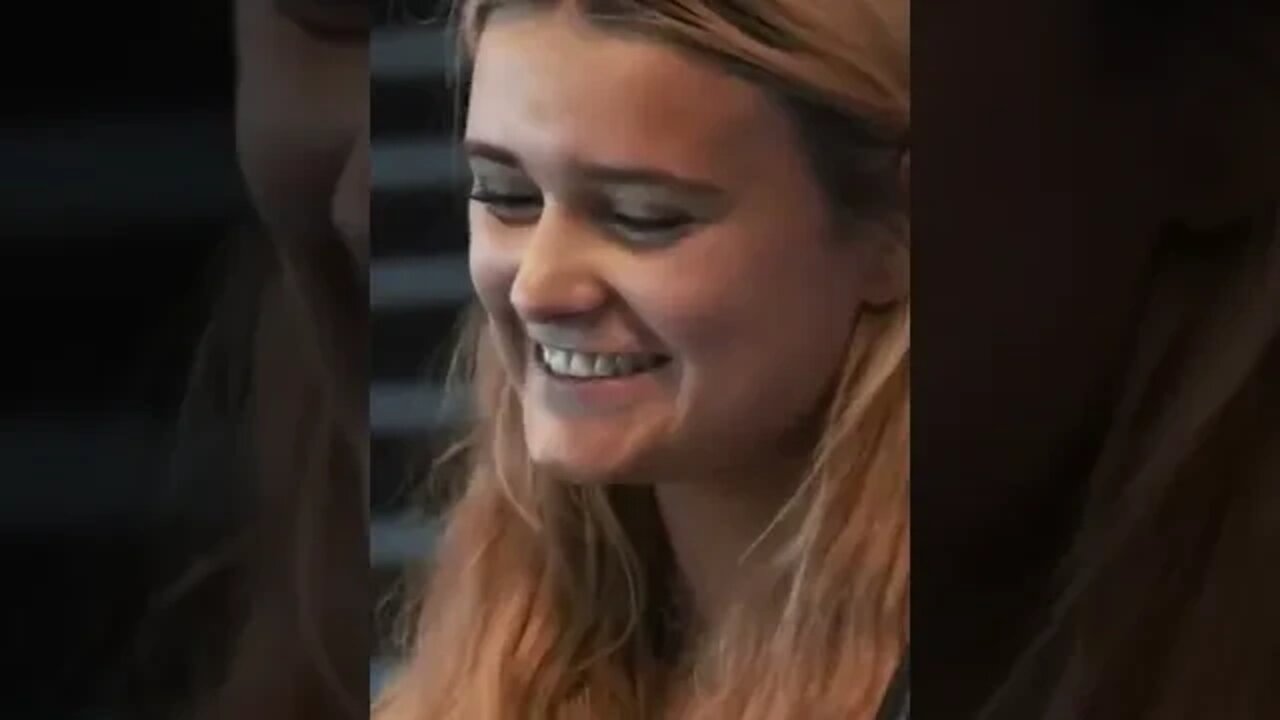 Ich identifiziere mich als 1,95m und schwarz… 10 09 2022