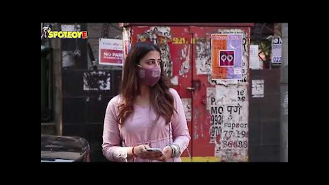 Dhwani Bhanushali, Nupur Sanon and Rohit Roy Snapped Across The City | SpotboyE