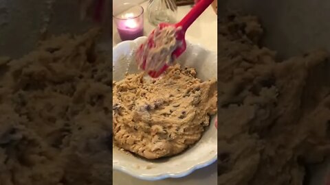 Chocolate Chip Cookies tiktok sophiabakessometimes