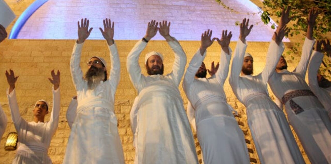 IN ISRAEL THOUSANDS OF ISRAELIS PREPARE FOR TEMPLE PRIESTLY BLESSING ON YOM KIPPUR