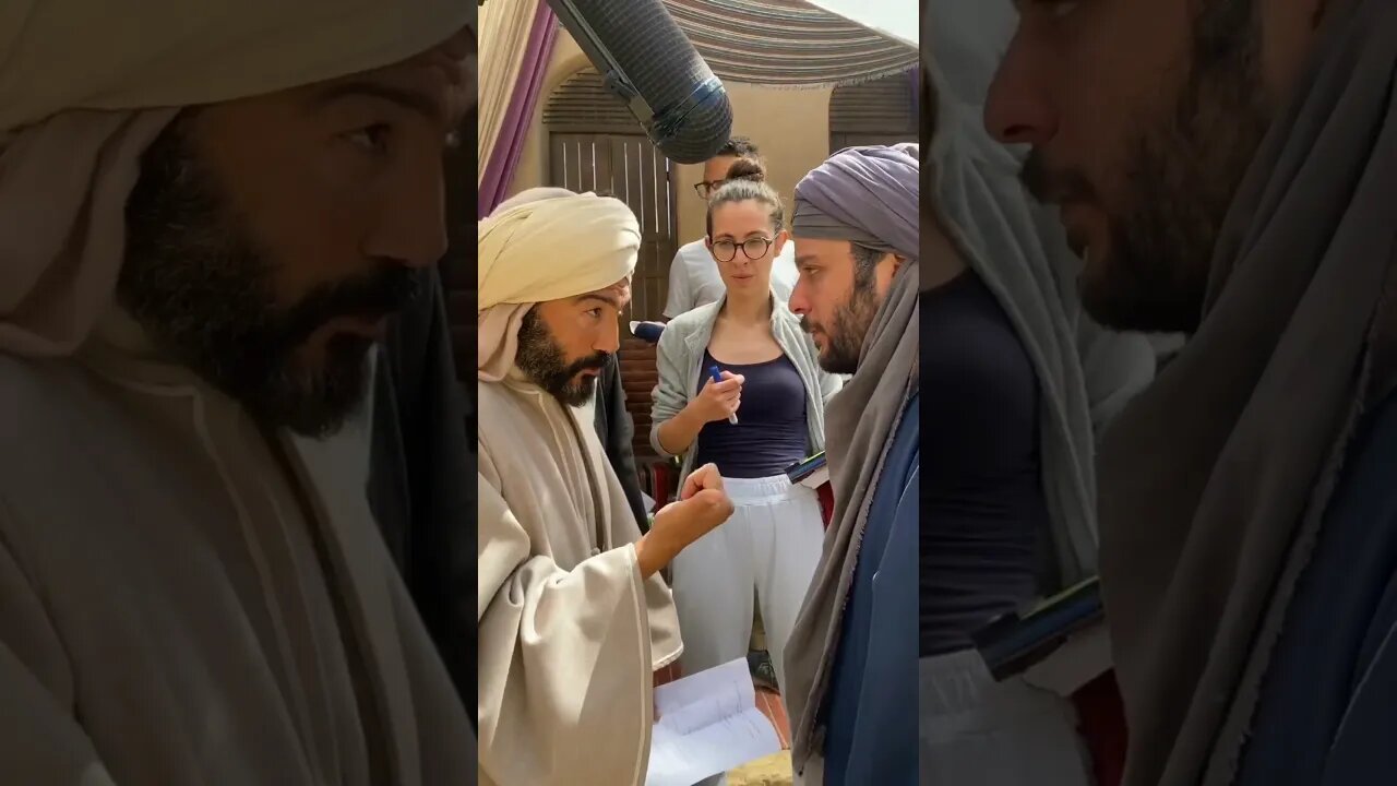 خالد النبوى يلقن الأداء لممثل أخر