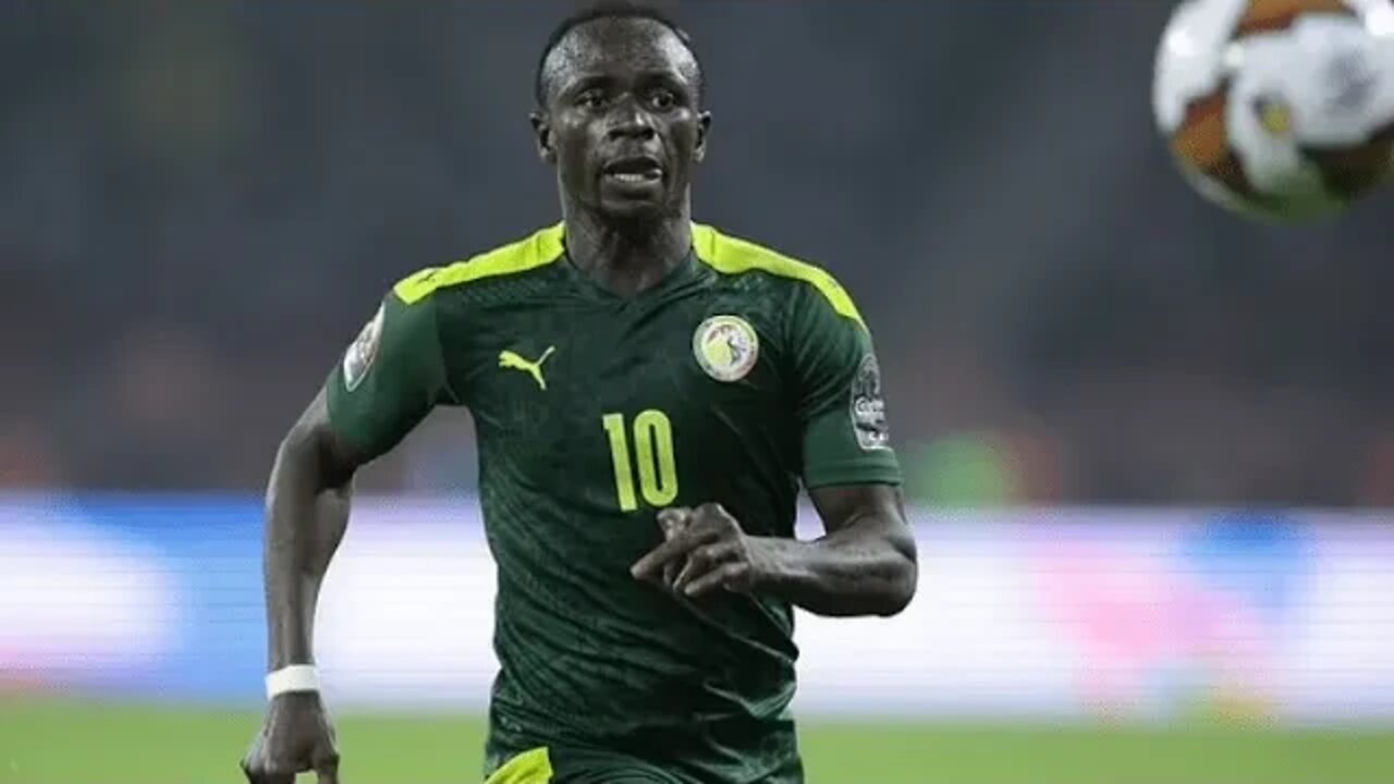 Sadio Mane makes Senegal’s World Cup squad despite being injured.