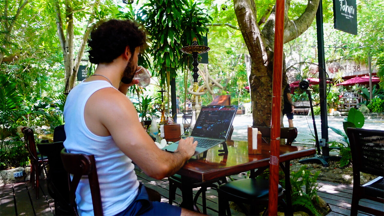 Working as a Digital Nomad in Playa Del Carmen, Mexico