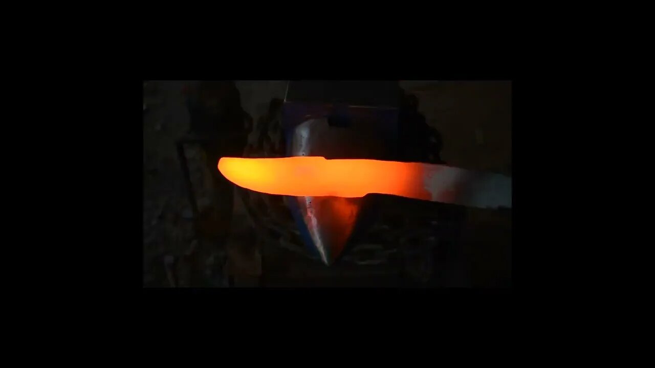 Forging a Bowie knife #short #shortvideo