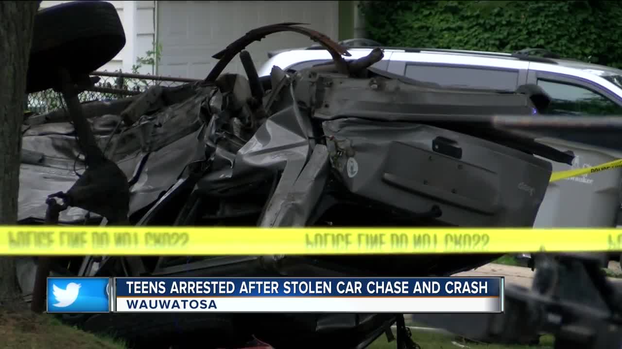 Suspects in custody after stolen car crash in Wauwatosa