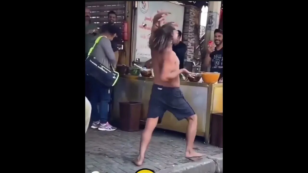 Guy teaching tourists how to do #viral #mortalkombat punch 🤡#shorts