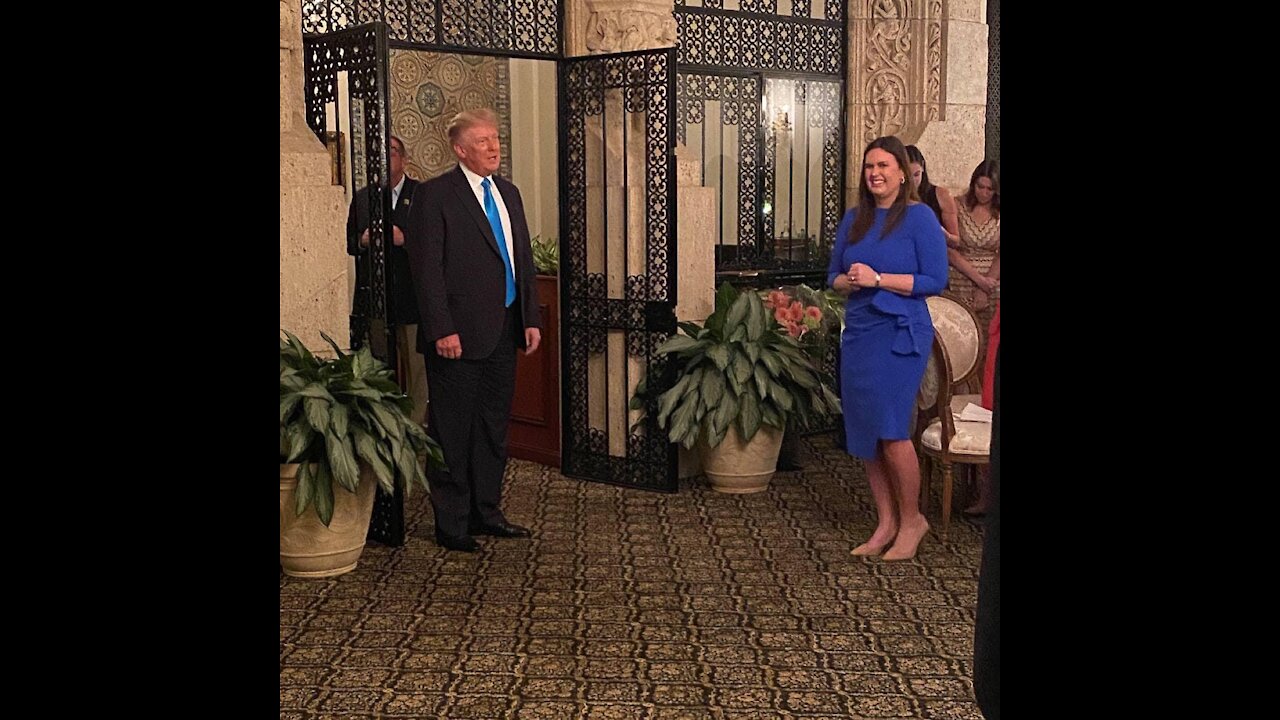 Newest videos and pictures of President Trump in Mar-A-Lago 川普在马拉歌的最新视频照片！