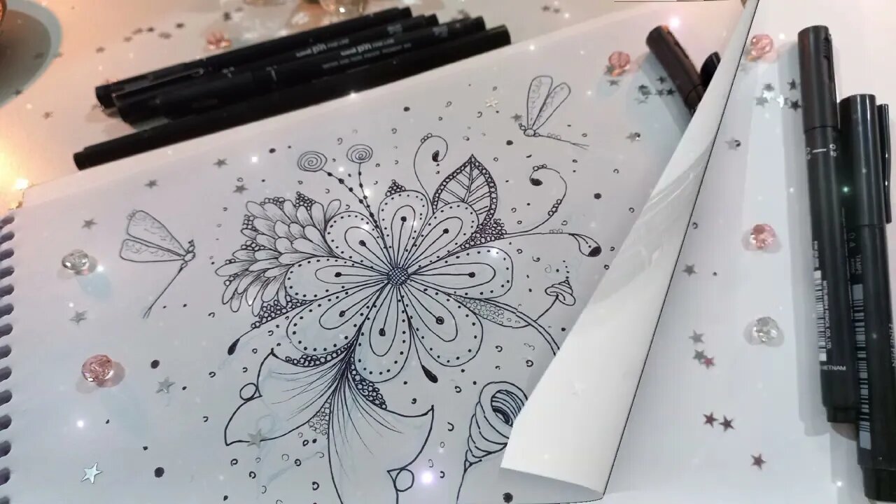 Desenho Floral para Desenhar e Colorir