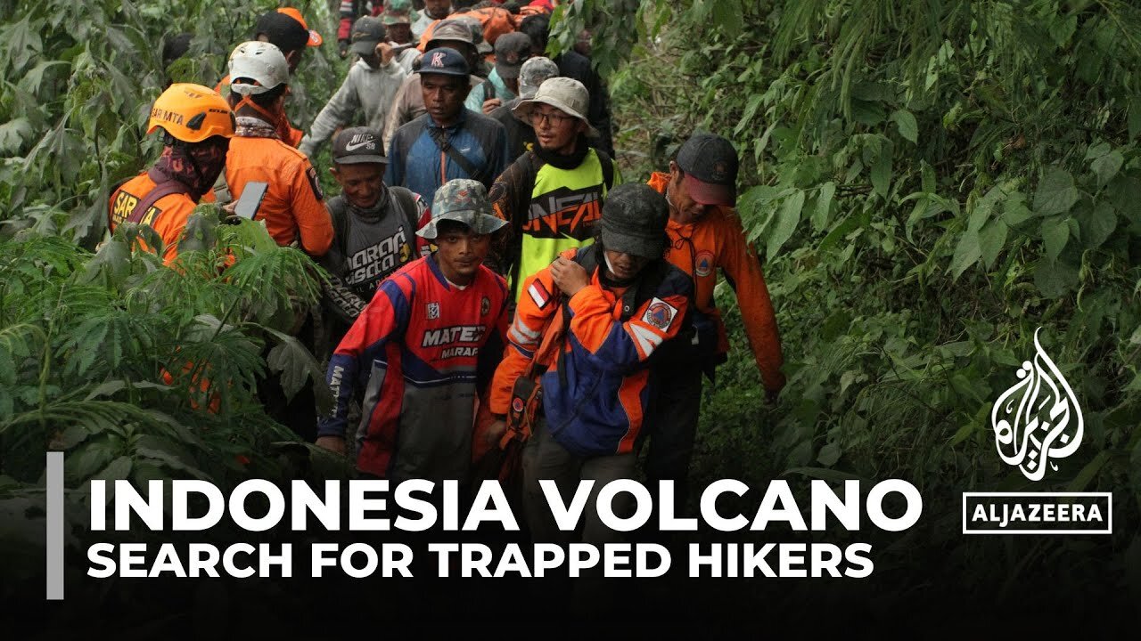 Indonesia volcano eruption: Search for trapped hikers hampered by rain