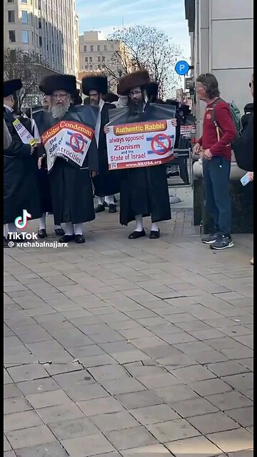 New York Hasidic Jews March for a free Palestine.