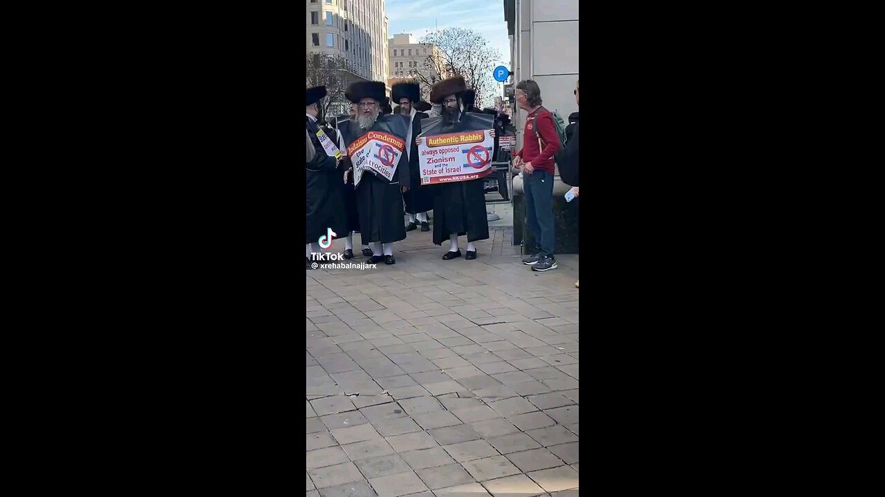 New York Hasidic Jews March for a free Palestine.