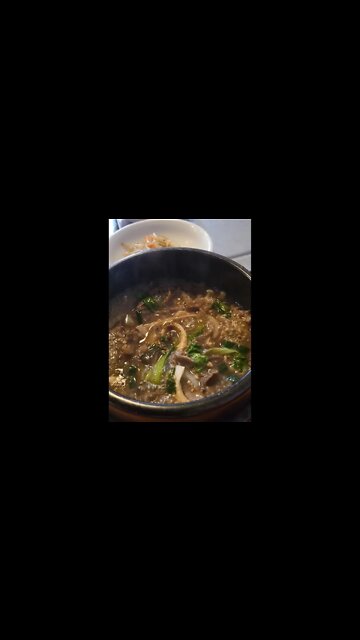 #Food #shorts #beef Mararinated beef unglazed earthenware bowl. 불고기 뚝배기