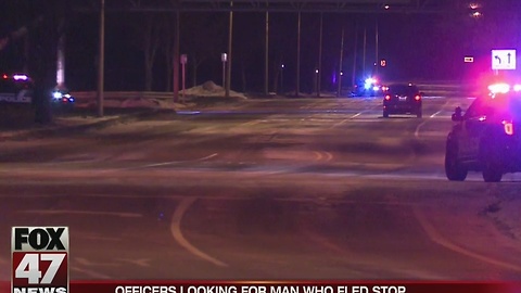 Police look for suspect who fled from stop