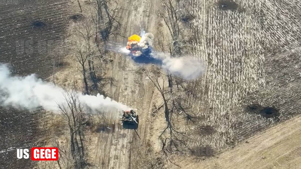 Ukraine War (Apr 13) Two tanks destroy, Others Burn! K2 group OMBr destroy Russian Convoy in Donetsk